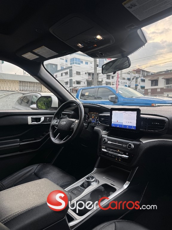2020 Ford Explorer XLT — foto 8 / 10