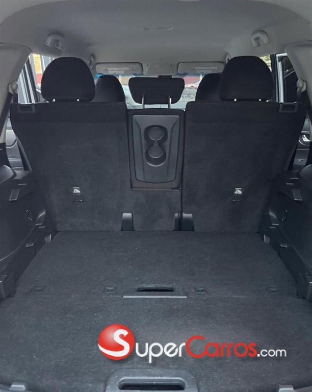 2014 Nissan Rogue SV — foto 2 / 10
