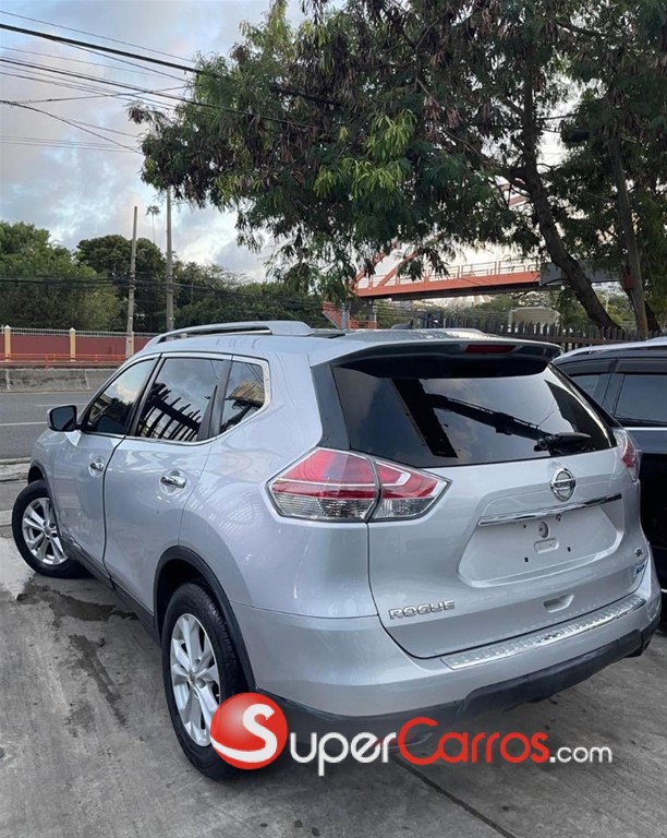 2014 Nissan Rogue SV — foto 4 / 10
