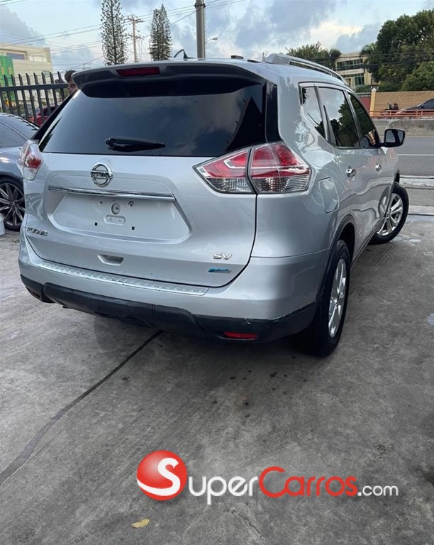 2014 Nissan Rogue SV — foto 5 / 10