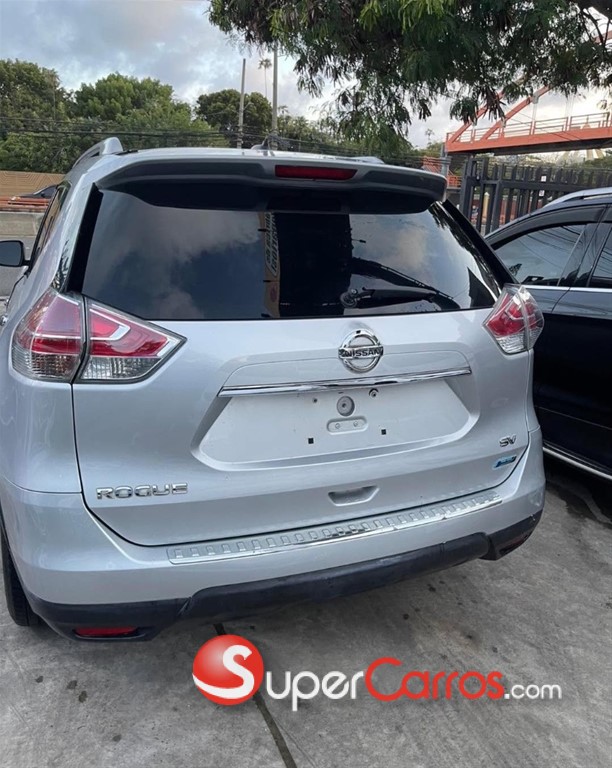 2014 Nissan Rogue SV — foto 7 / 10