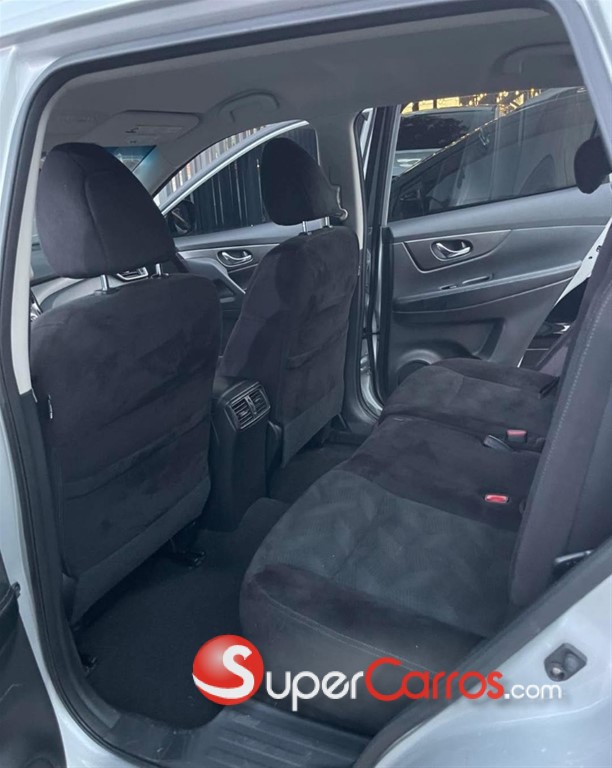 2014 Nissan Rogue SV — foto 9 / 10