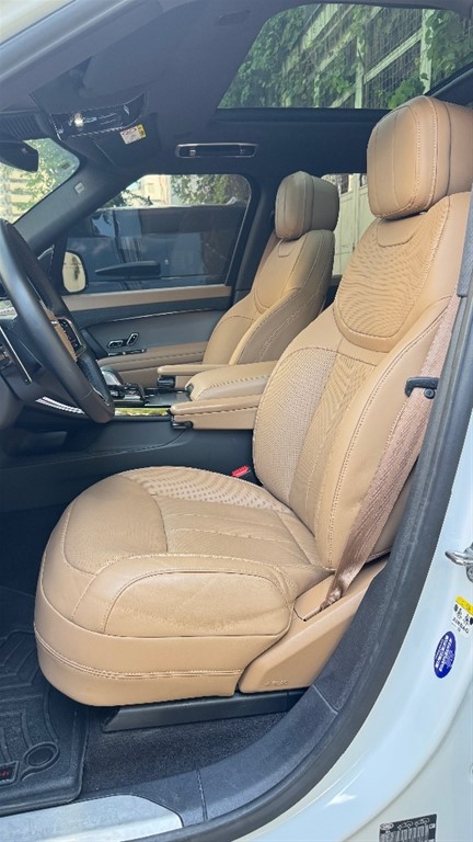 2025 Land Rover Range Rover Sport SE — foto 8 / 12
