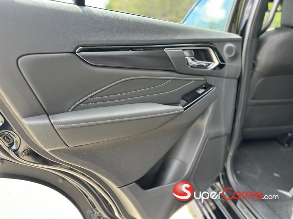 2027 Isuzu Mux — foto 7 / 12