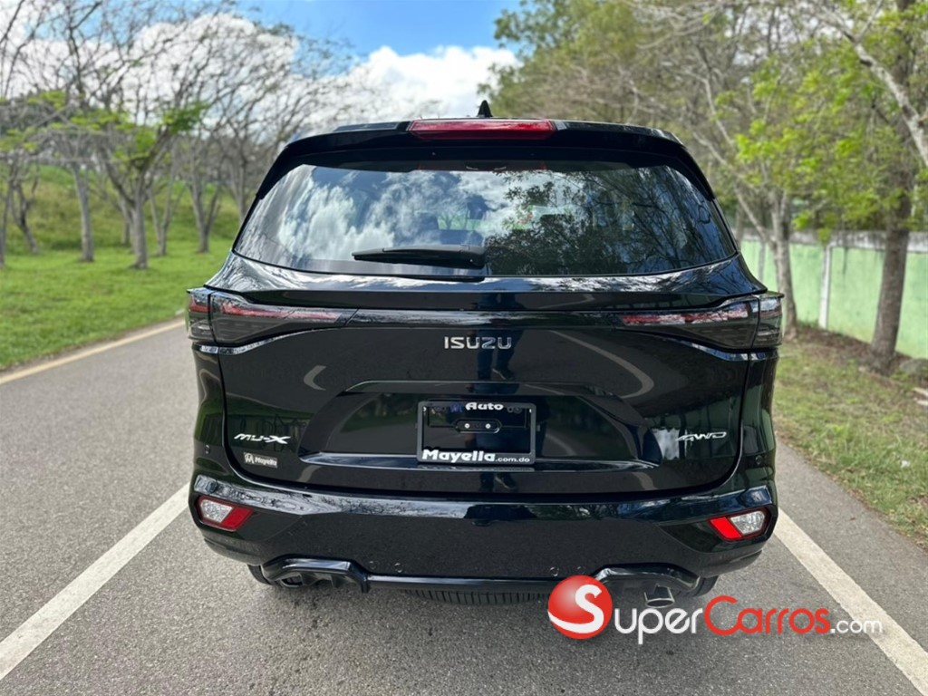 2027 Isuzu Mux — foto 11 / 12