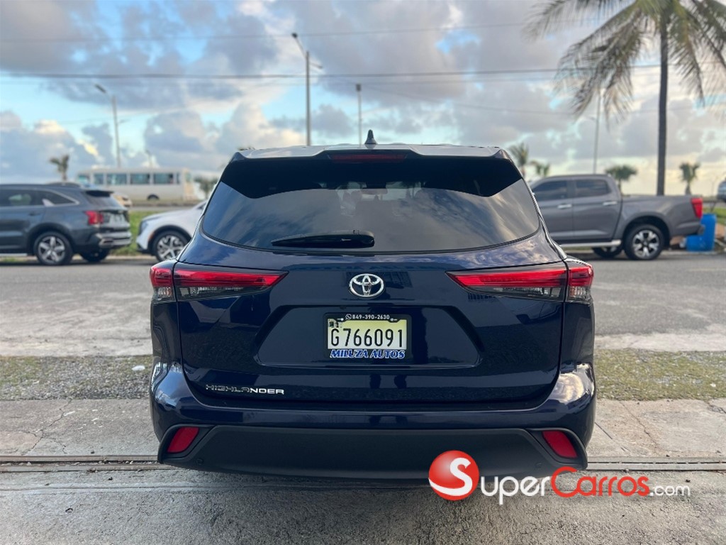 2020 Toyota Highlander LE Plus — foto 4 / 11