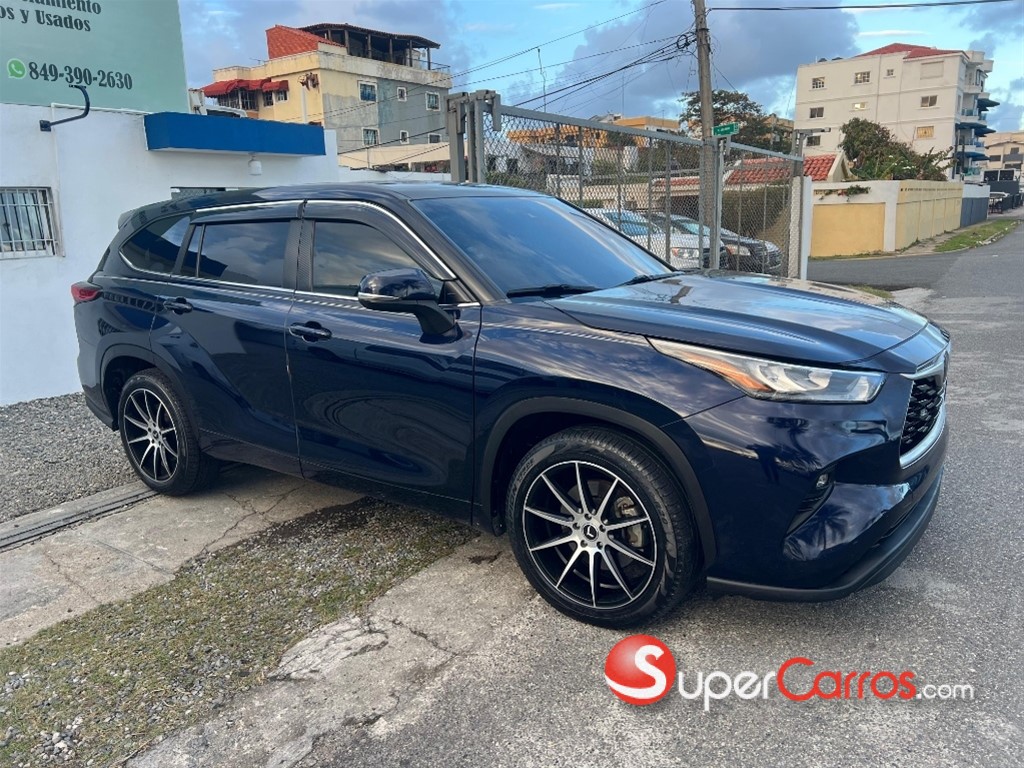 2020 Toyota Highlander LE Plus — foto 6 / 11