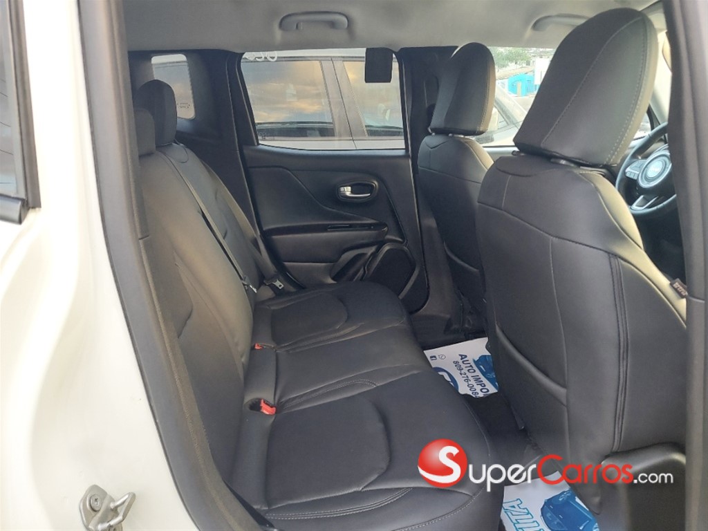 2020 Jeep Renegade Latitude — foto 8 / 12
