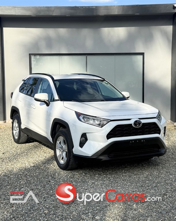 2021 Toyota RAV4 XLE — foto 9 / 10