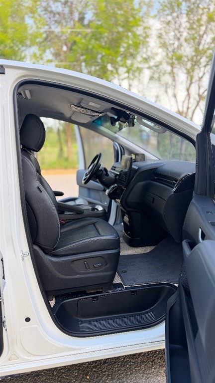 2022 Hyundai Staria — foto 6 / 11
