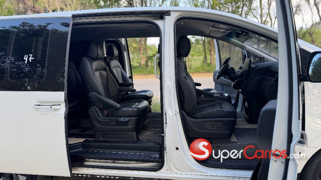 2022 Hyundai Staria — foto 7 / 11