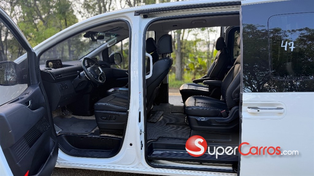 2022 Hyundai Staria — foto 8 / 11
