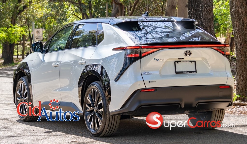2027 Toyota BZ4X — foto 3 / 12