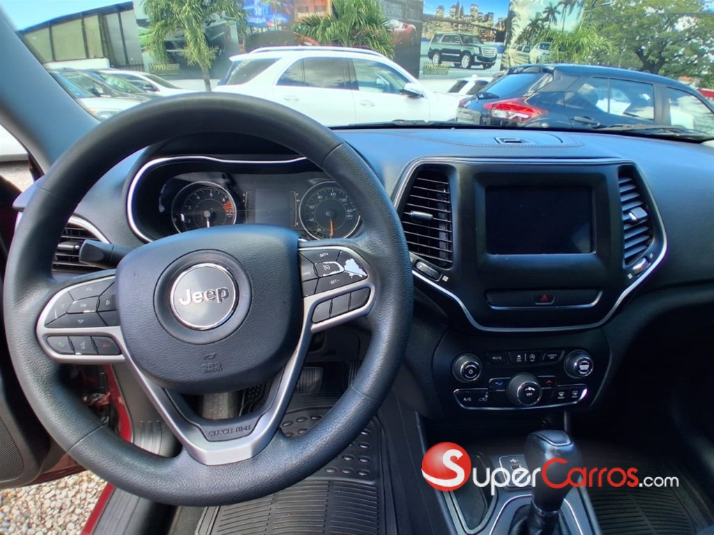 2020 Jeep Cherokee Latitude — foto 6 / 9