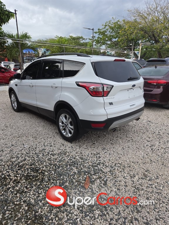 2018 Ford Escape — foto 2 / 6