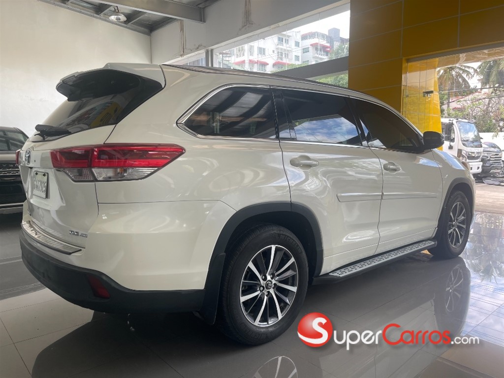 2017 Toyota Highlander XLE — foto 4 / 10
