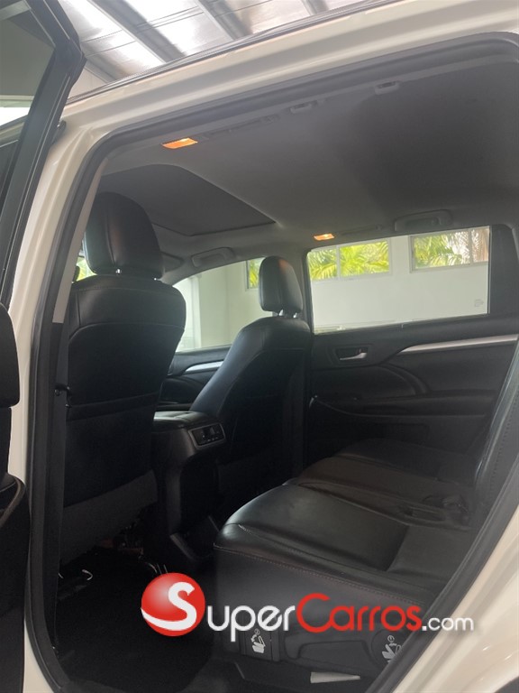 2017 Toyota Highlander XLE — foto 7 / 10