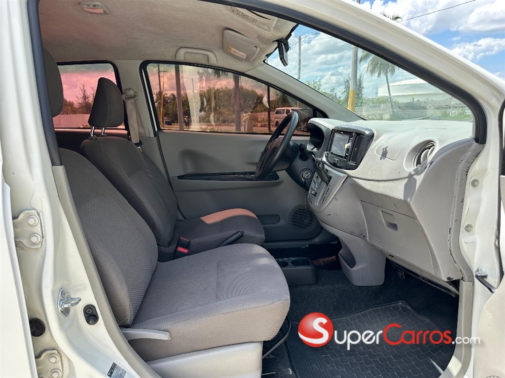 2015 Daihatsu Mira — foto 6 / 11