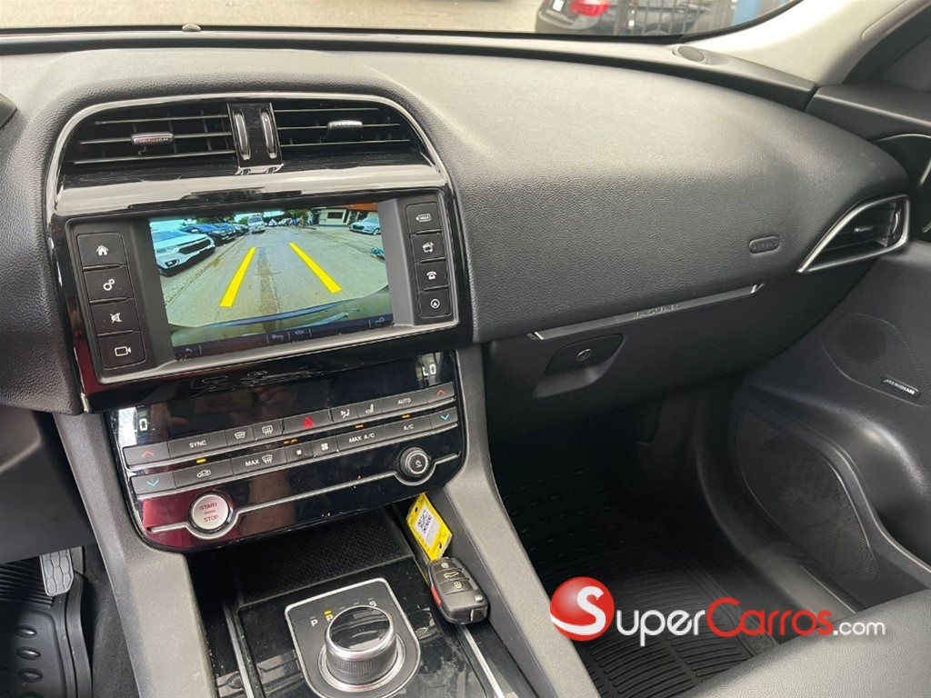 2018 Jaguar F-Pace — foto 8 / 10