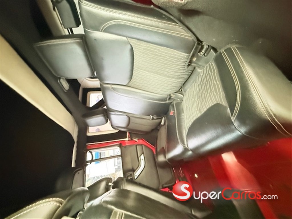 2015 Jeep Wrangler — foto 7 / 8