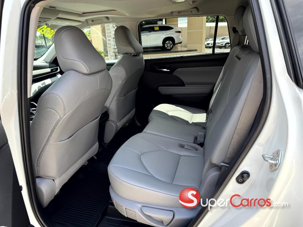 2020 Toyota Highlander XLE — foto 6 / 12