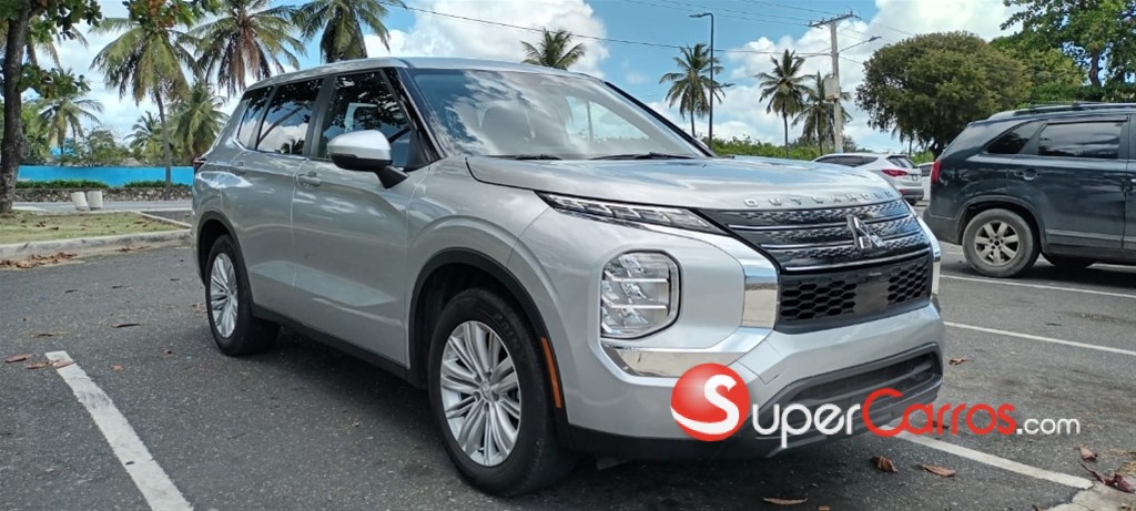 2023 Mitsubishi Motors Outlander — foto 10 / 12