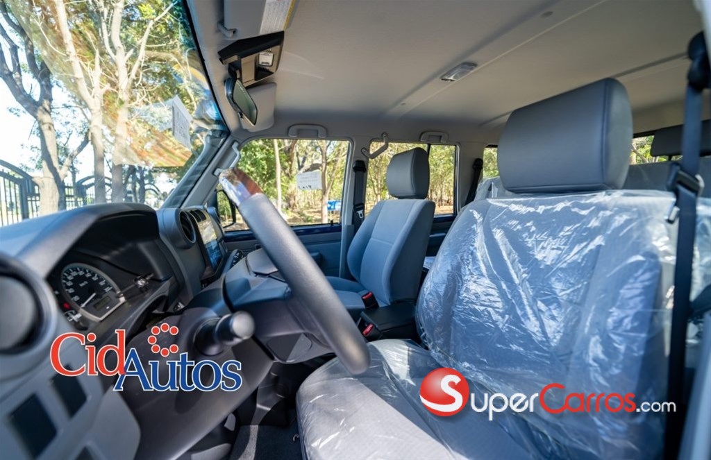 2027 Toyota Land Cruiser LX Serie 70 — foto 9 / 12