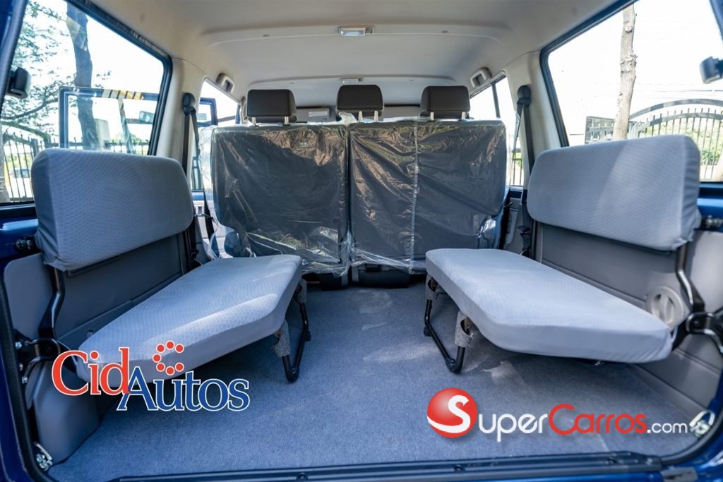 2027 Toyota Land Cruiser LX Serie 70 — foto 10 / 12