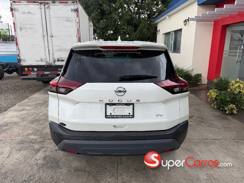 2021 Nissan Rogue SV — foto 4 / 12