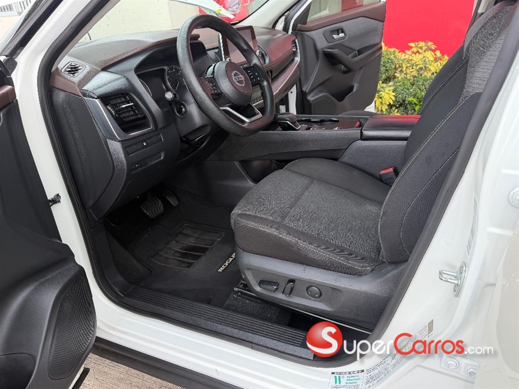 2021 Nissan Rogue SV — foto 5 / 12