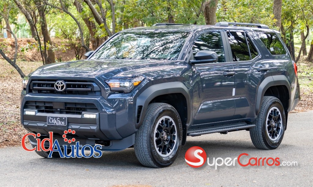 2026 Toyota 4 Runner SR5 — foto 2 / 12
