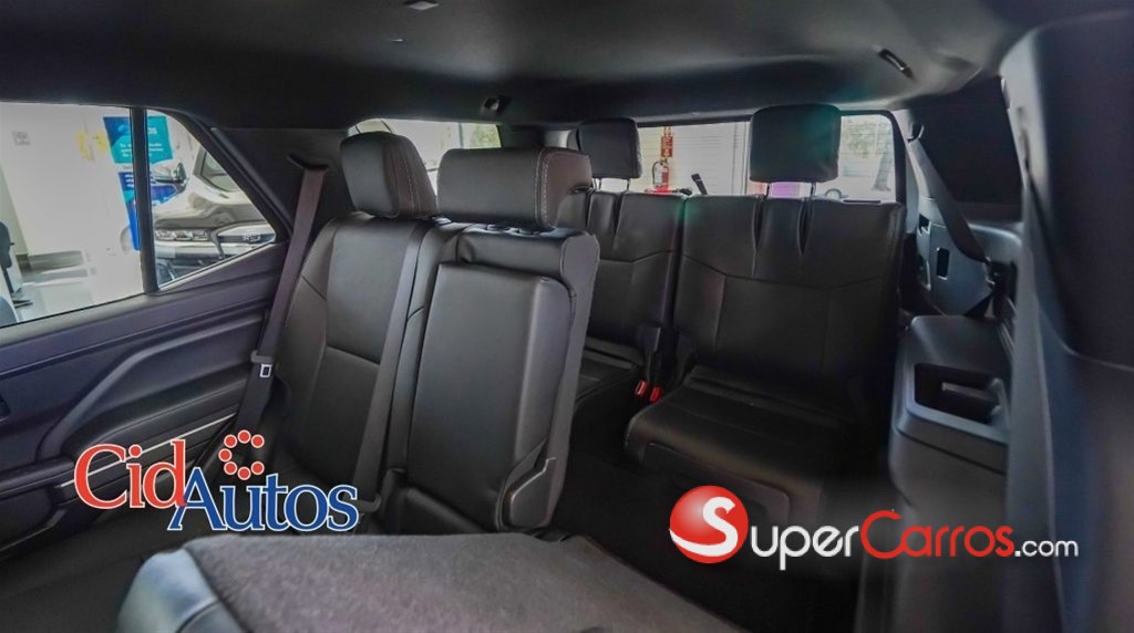 2026 Toyota 4 Runner SR5 — foto 11 / 12