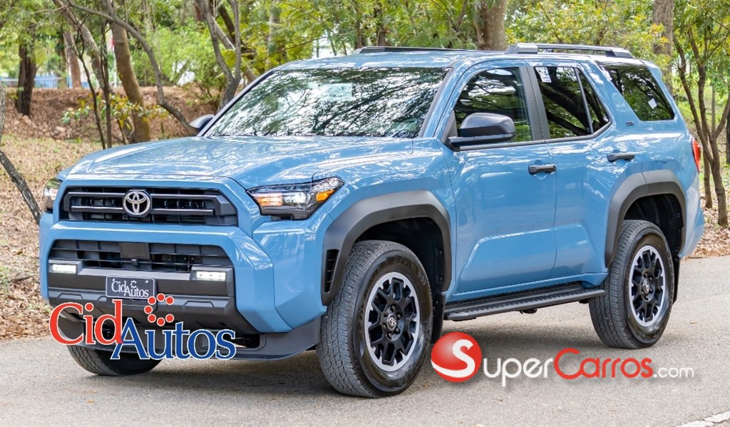 2026 Toyota 4 Runner SR5 — foto 2 / 12
