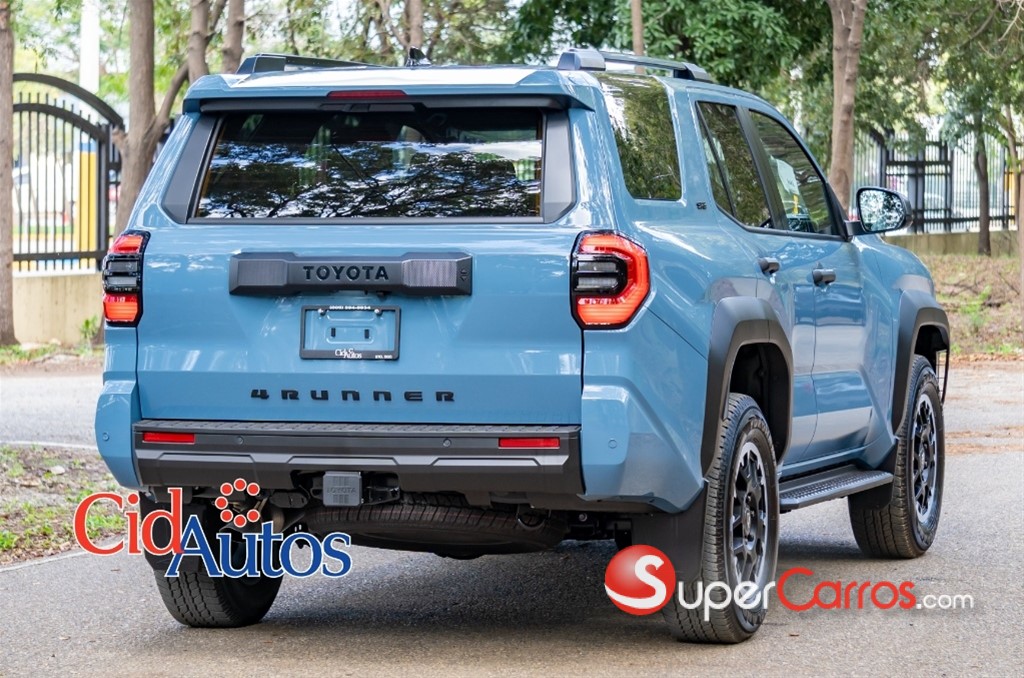 2026 Toyota 4 Runner SR5 — foto 3 / 12