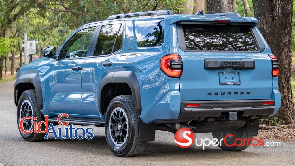 2026 Toyota 4 Runner SR5 — foto 4 / 12