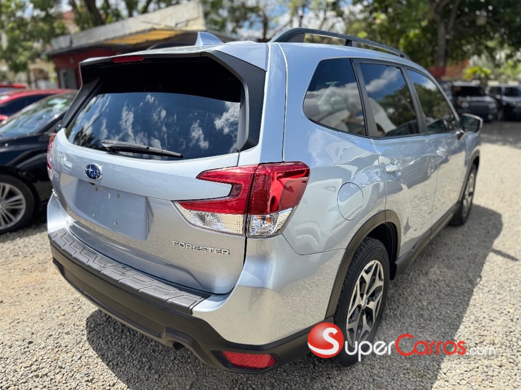 2020 Subaru Forester Premium — foto 5 / 10