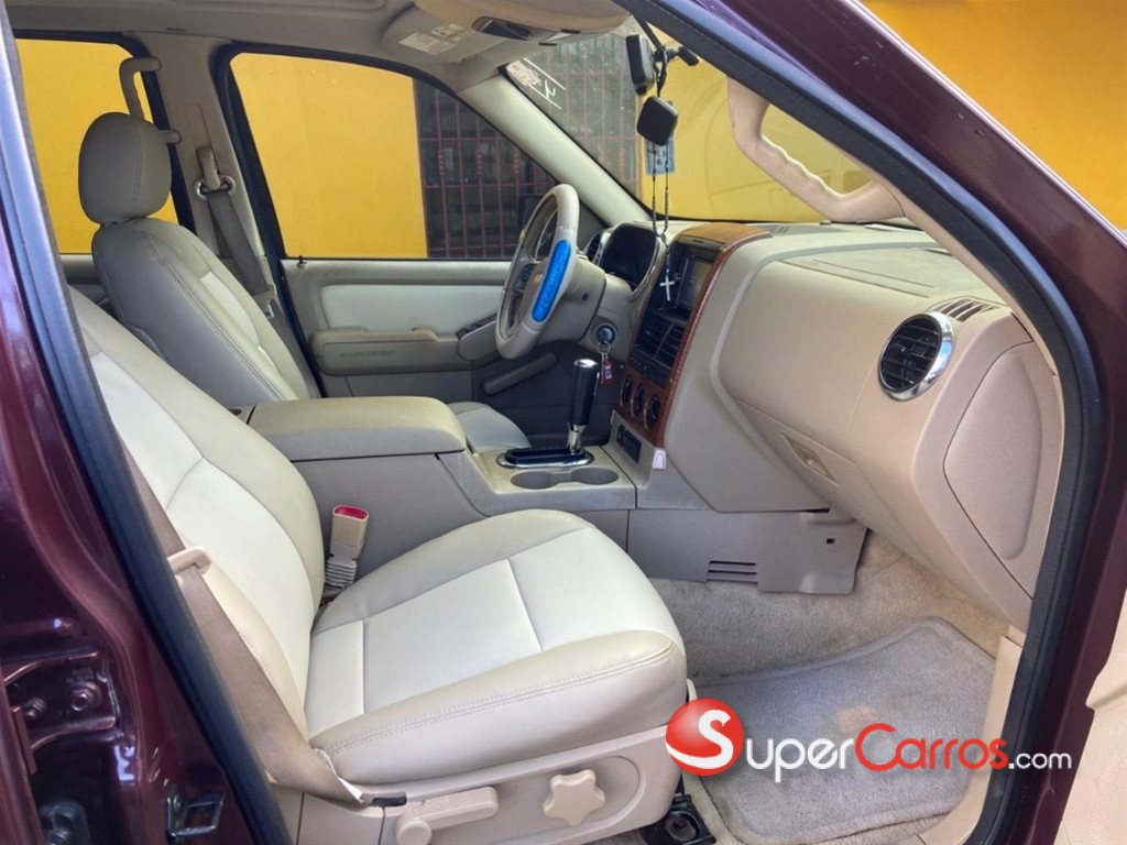 2007 Ford Explorer Eddie Bauer — foto 7 / 8