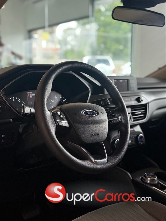 2020 Ford Escape — foto 8 / 11