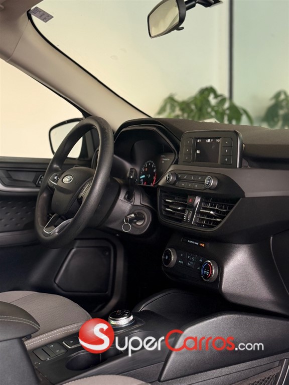 2020 Ford Escape — foto 9 / 11