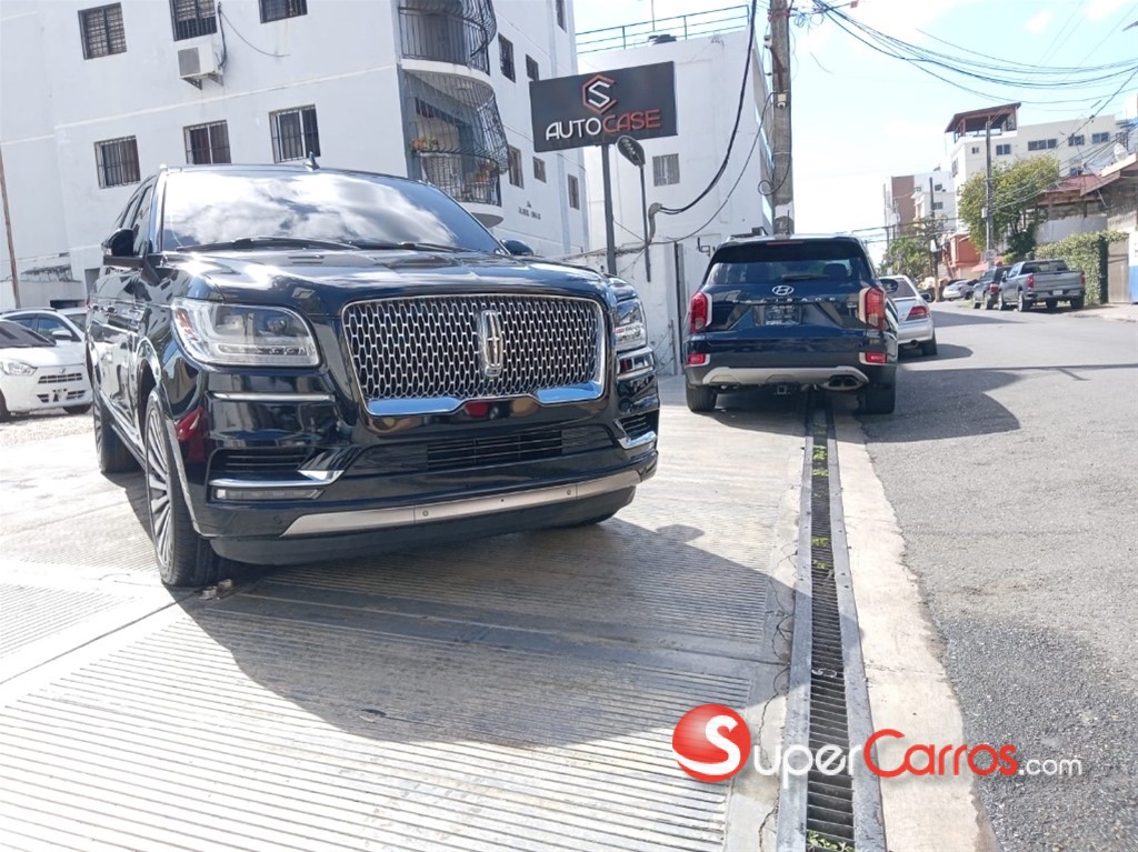 2019 Lincoln Navigator — foto 3 / 12