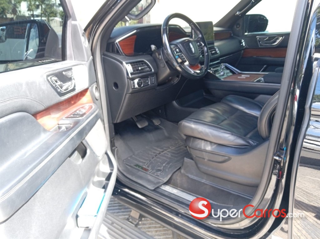 2019 Lincoln Navigator — foto 6 / 12