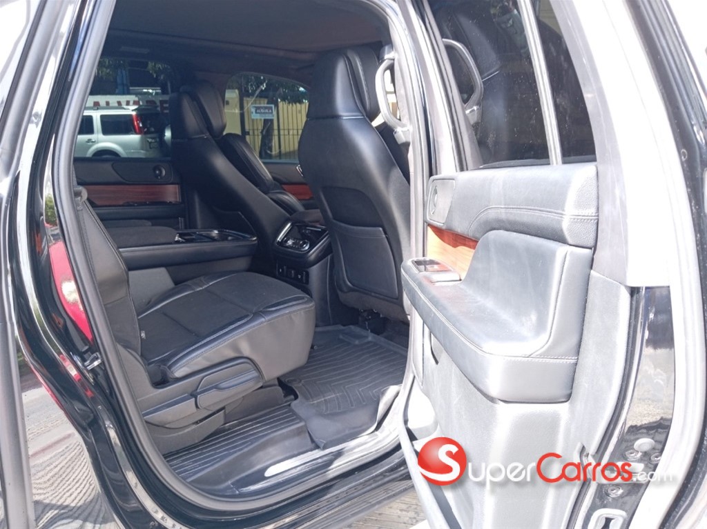 2019 Lincoln Navigator — foto 11 / 12