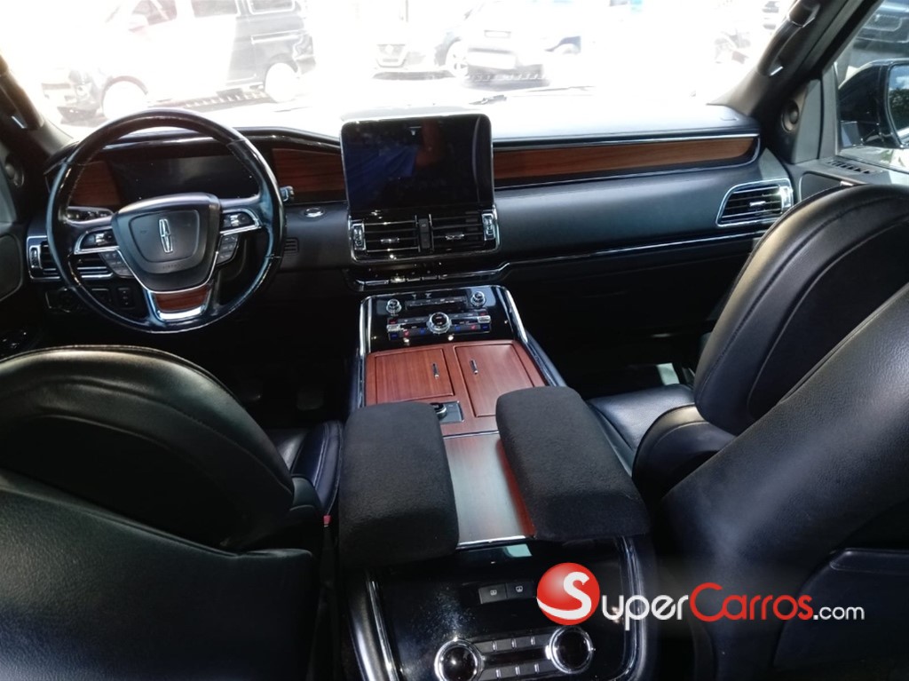 2019 Lincoln Navigator — foto 12 / 12