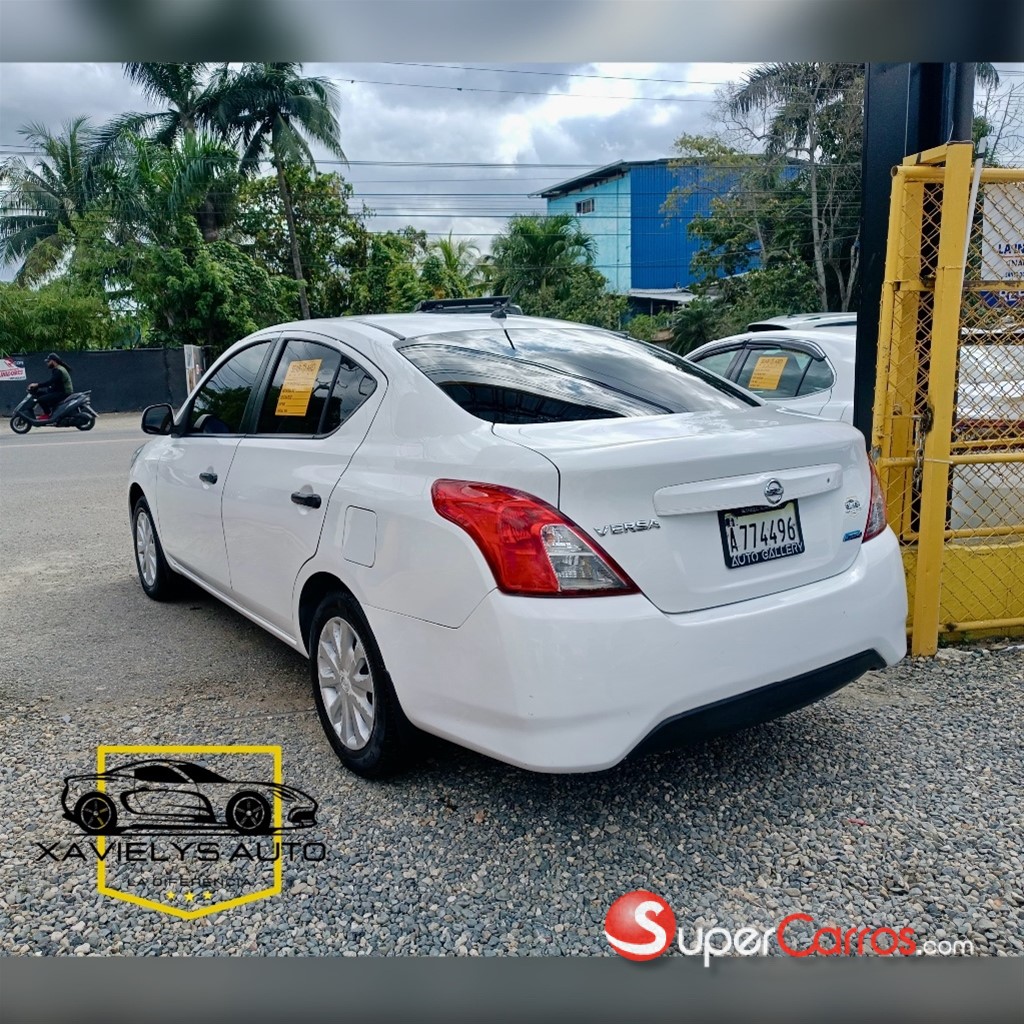 2018 Nissan Versa SV — foto 4 / 8