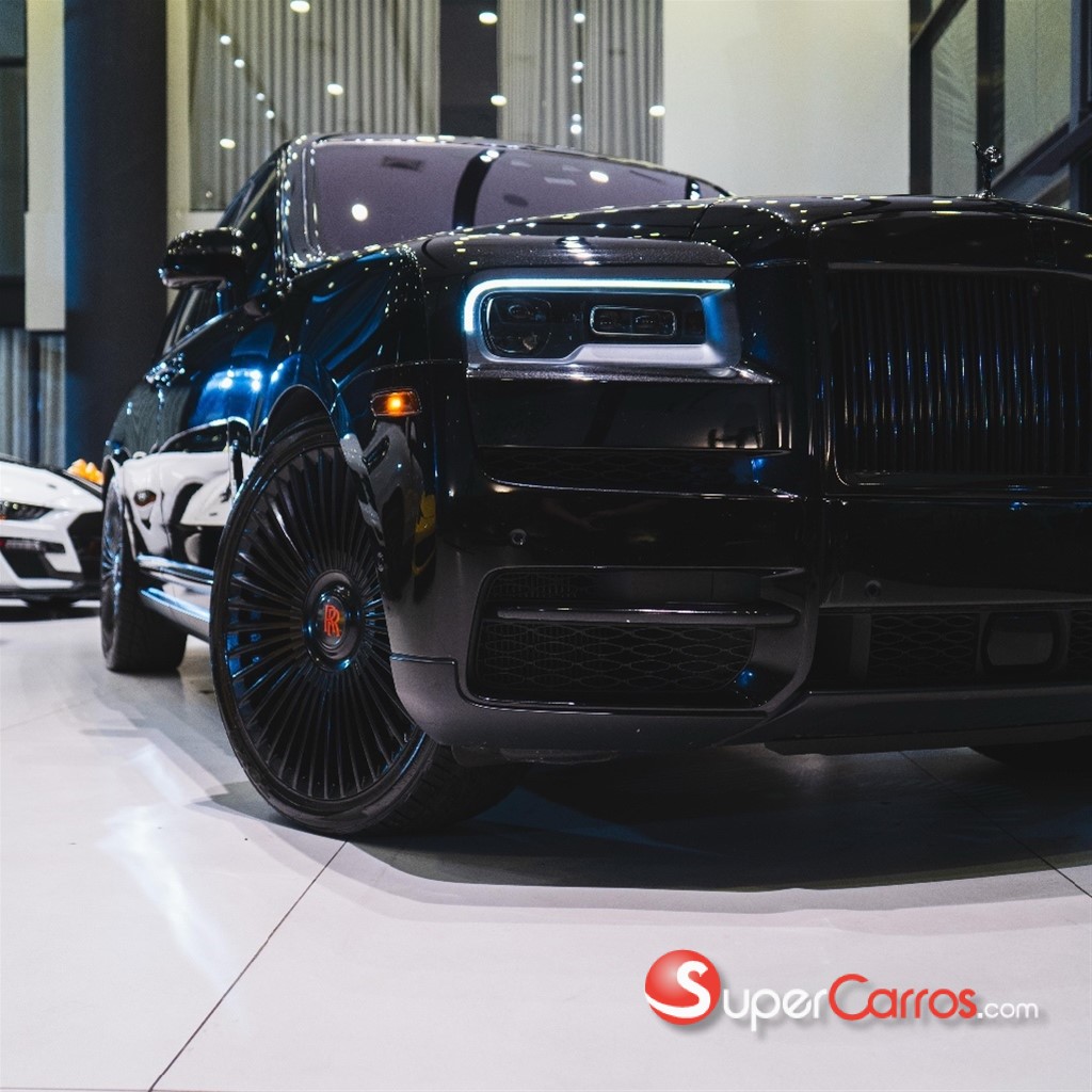 2022 Rolls Royce Cullinan — foto 2 / 12
