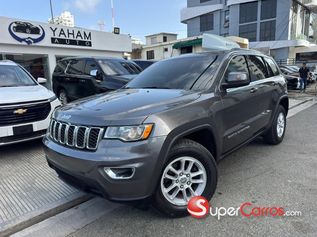 2020 Jeep Grand Cherokee Laredo 4x4
