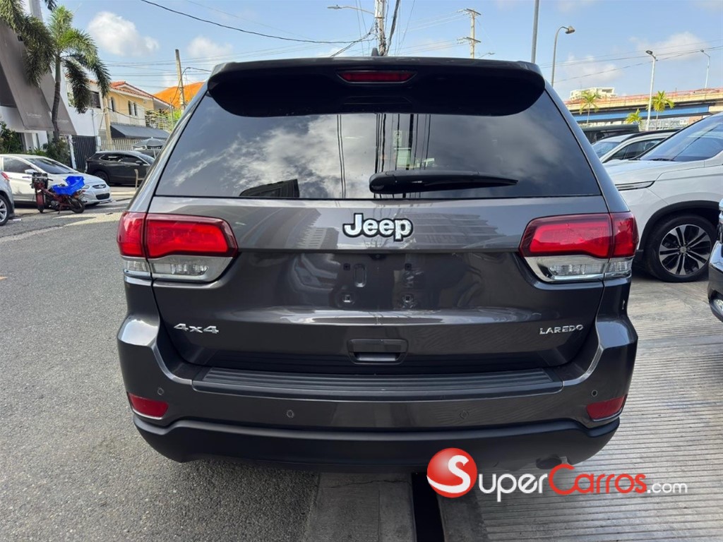 2020 Jeep Grand Cherokee Laredo 4x4 — foto 6 / 12