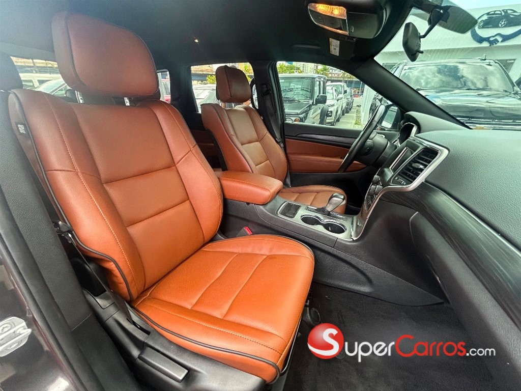 2020 Jeep Grand Cherokee Laredo 4x4 — foto 9 / 12