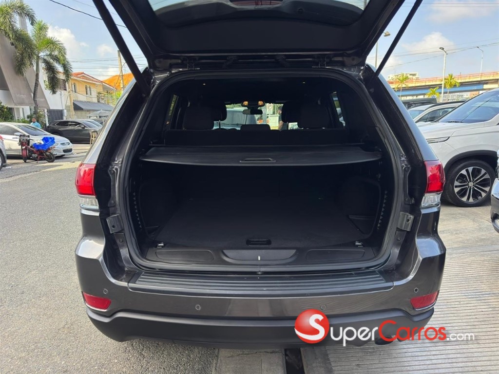 2020 Jeep Grand Cherokee Laredo 4x4 — foto 11 / 12