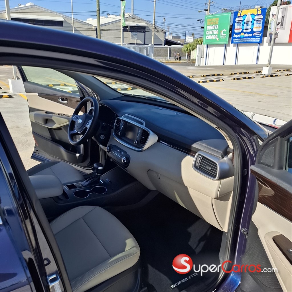 2020 Kia Sorento LX — foto 9 / 12